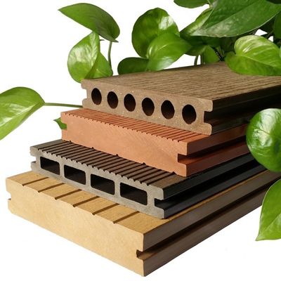 Het Holle Decking Rekupereerbare Plastic en Houten Samengestelde Materiaal van Fade Resistance WPC